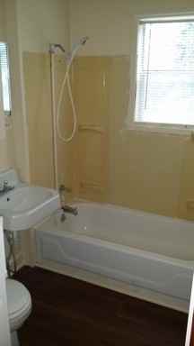 303 S Oak St - Photo 2 of 9