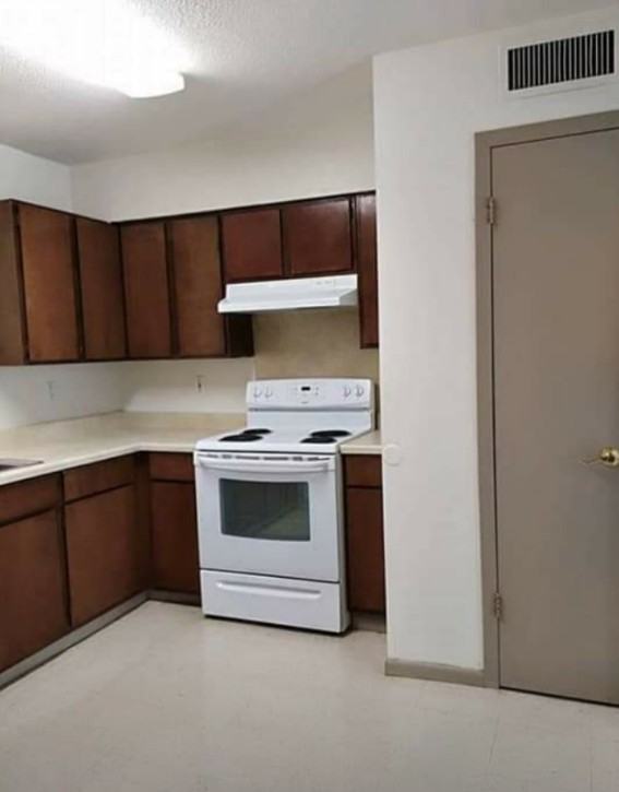 Cest LA Place - Photo 6 of 8