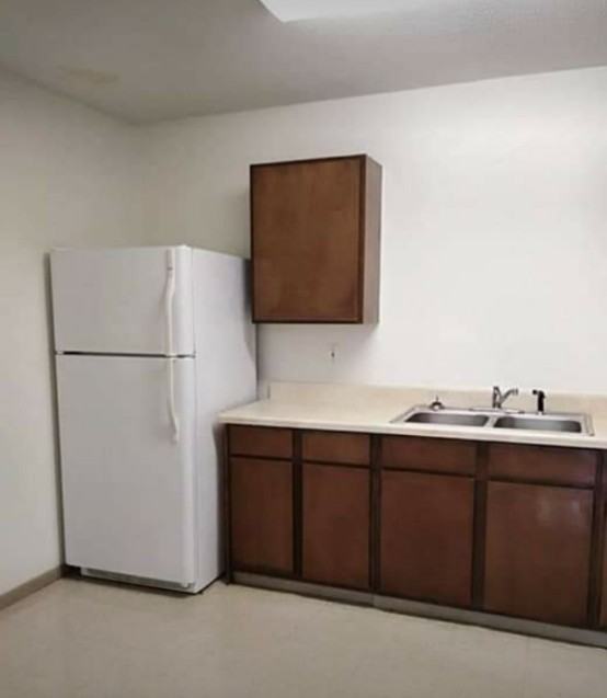 Cest LA Place - Photo 7 of 8