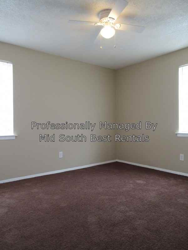 1935 St James Dr - Photo 3 of 8