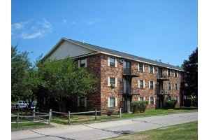 Brookstone Manor - Photo 3 of 10