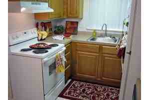 Country Manor - Photo 2 of 10