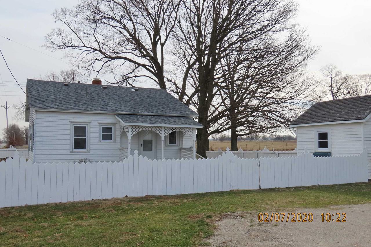 3270 State Highway 14 E - Photo 2 of 12