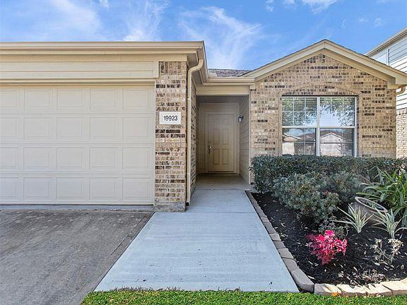 19923 Juniper Berry Dr - Photo 2 of 38