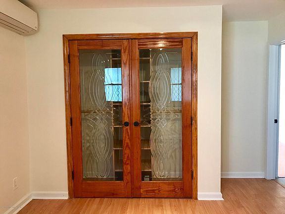 268 Barclay Ave - Photo 2 of 7