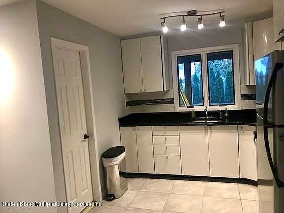 268 Barclay Ave - Photo 3 of 7