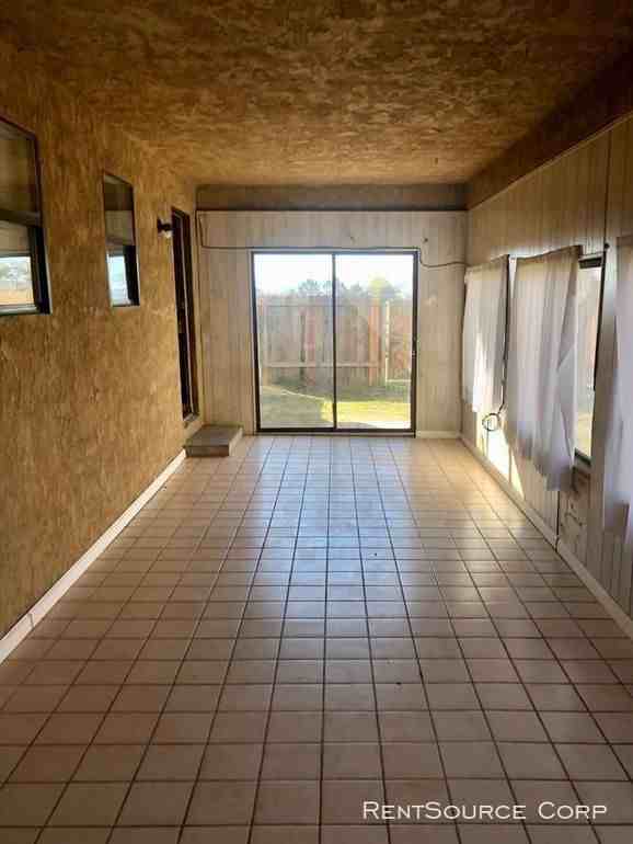 2833 55th St W - Photo 3 of 14