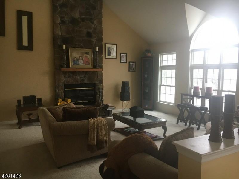 470 W Country Club Dr - Photo 3 of 20