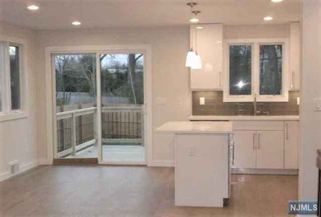 86 West Mahan Street - Photo 3 of 15