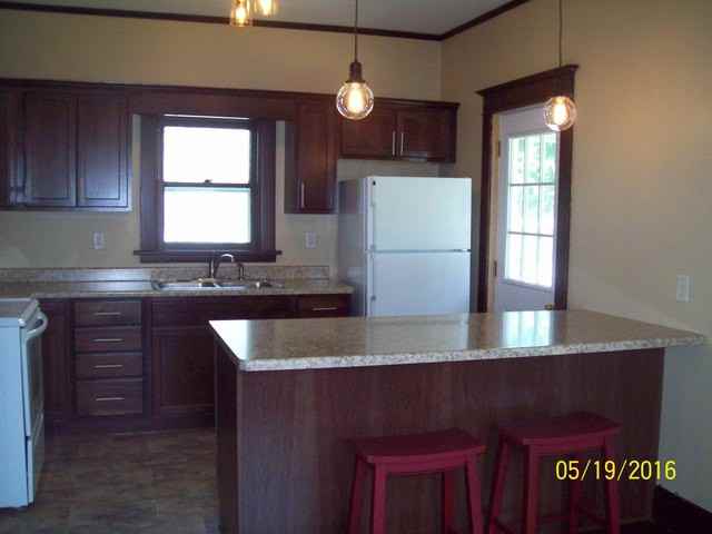 408 South - Photo 3 of 11