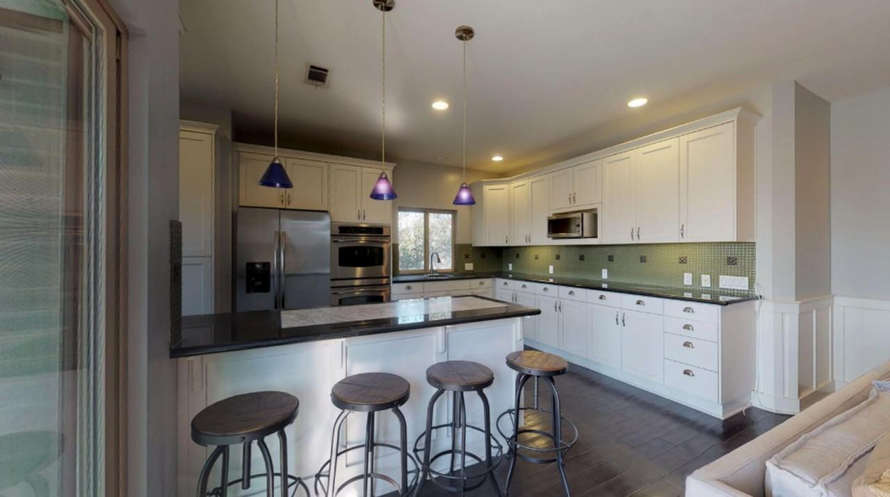 Elegant Golden Hill townhome with city views - Photo 2 of 16