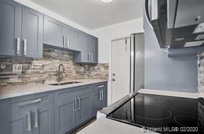 3431 Nw 5th Pl - Photo 3 of 8