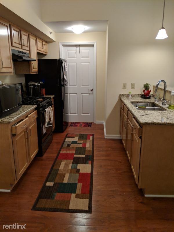 1659 Amherst St 4 - Photo 3 of 9