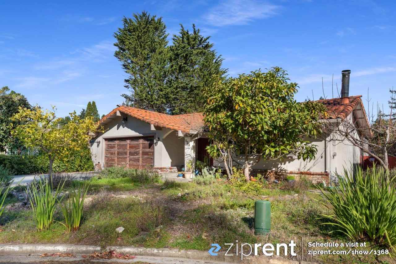 623 Parkside Ct - Photo 2 of 16