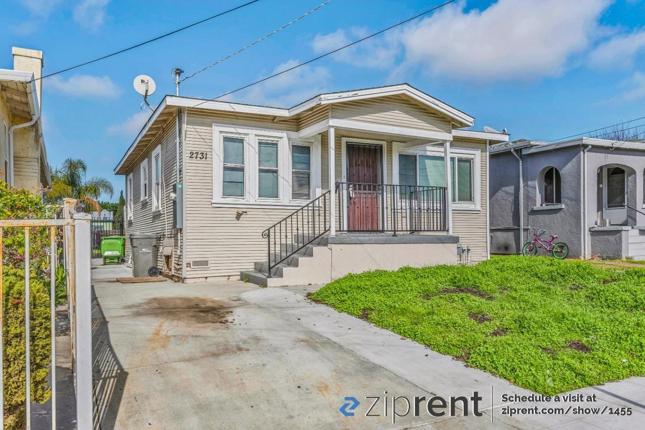 2731 79th Ave - Photo 2 of 16