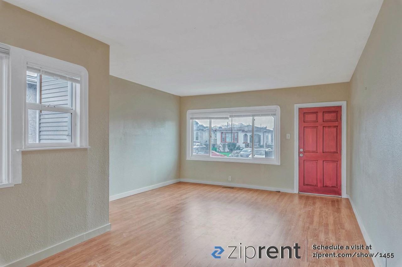 2731 79th Ave - Photo 3 of 16