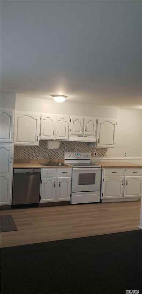 3 Martin Pl - Photo 3 of 10