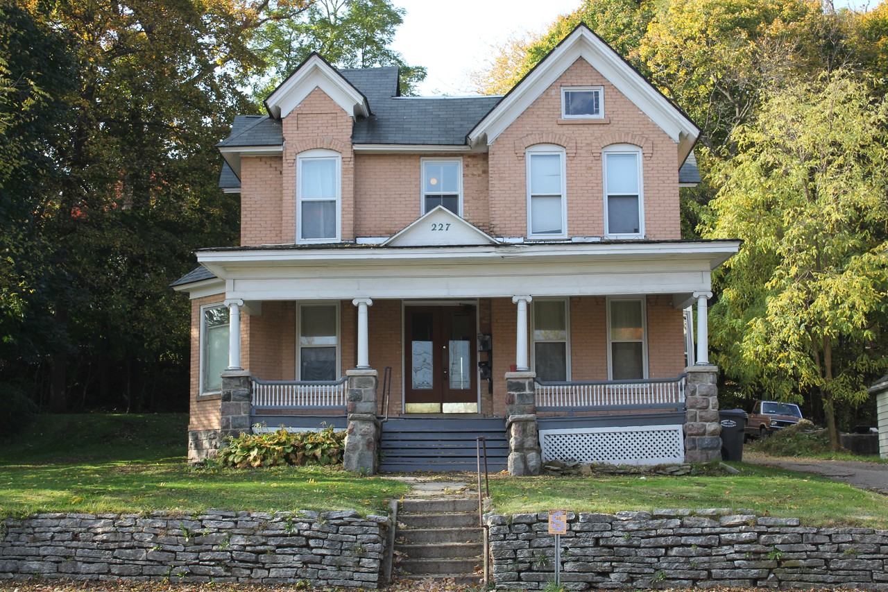 227 Douglas Ave Apartments in West Douglas, Kalamazoo, MI 49007 Zumper