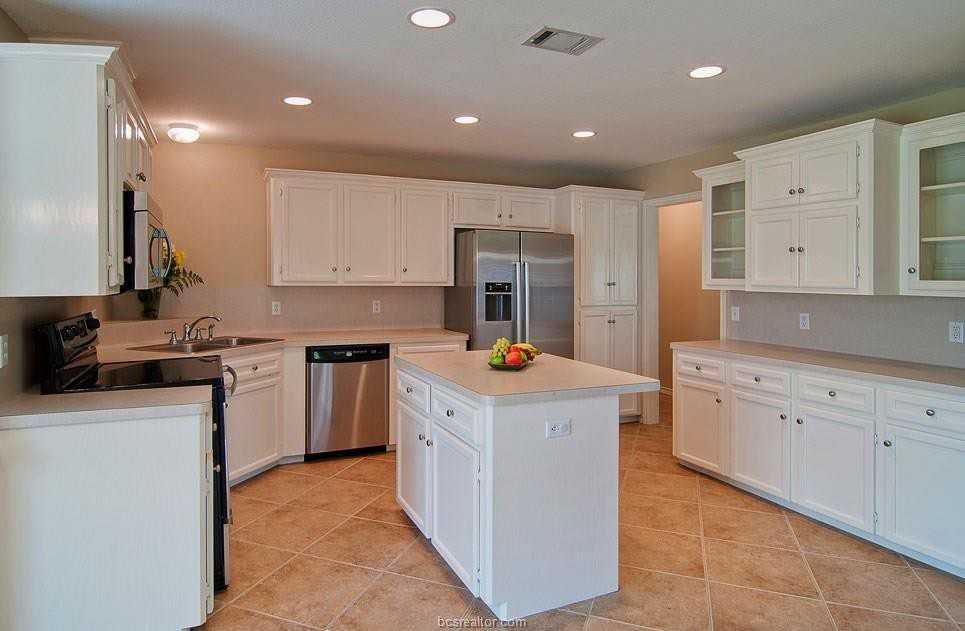 310 Landsburg Lane - Photo 2 of 33