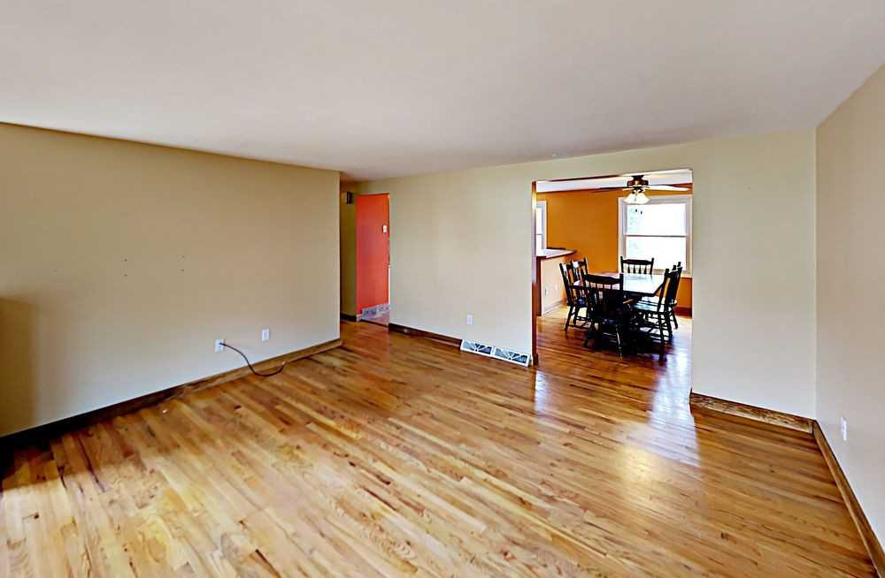 517 Malabar Dr - Photo 2 of 15