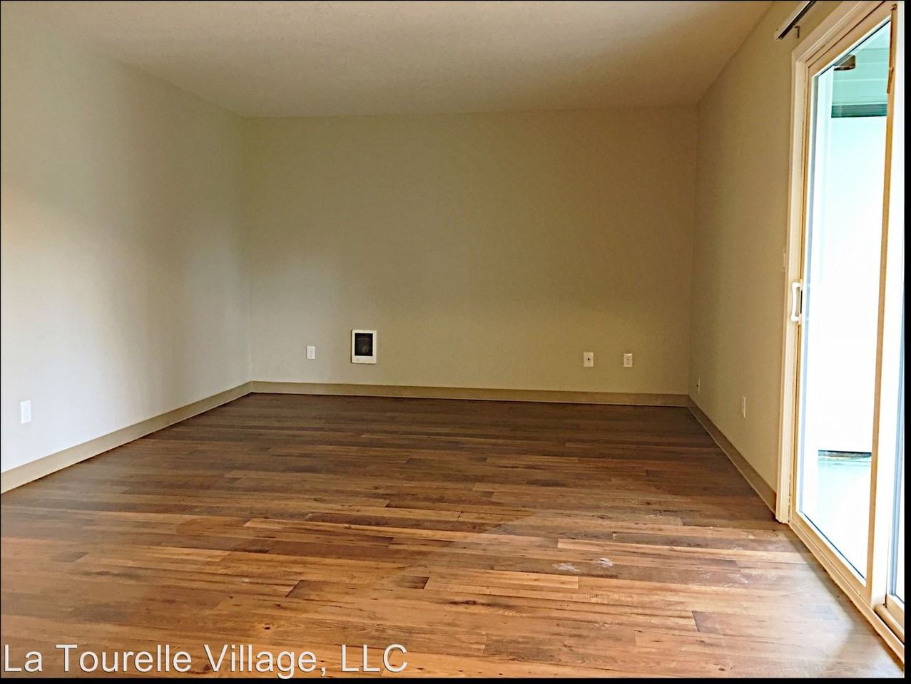 15500 - 15516 SE Division St - Photo 2 of 7