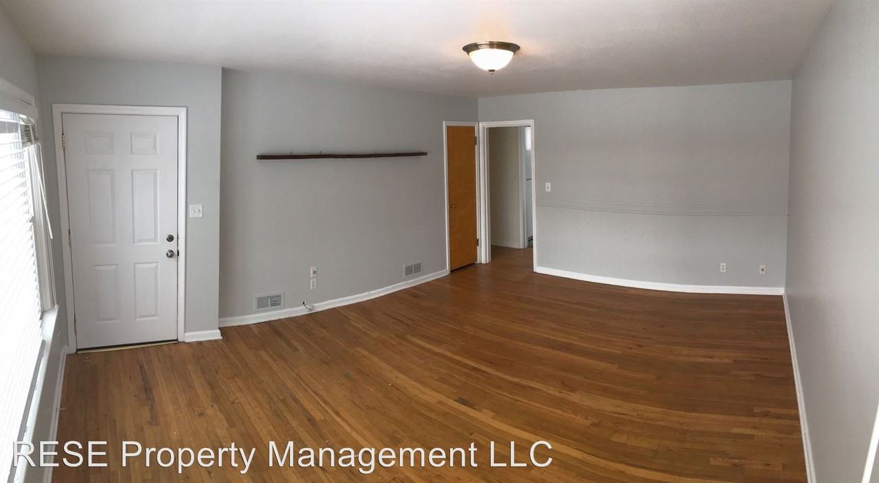 734 S 560 E - Photo 3 of 36