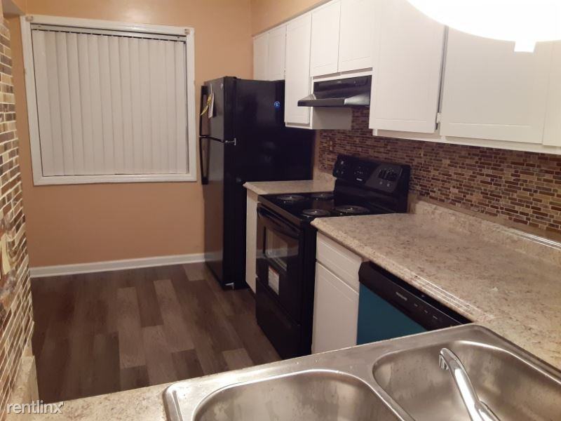 6021 Regent Manor - Photo 2 of 33