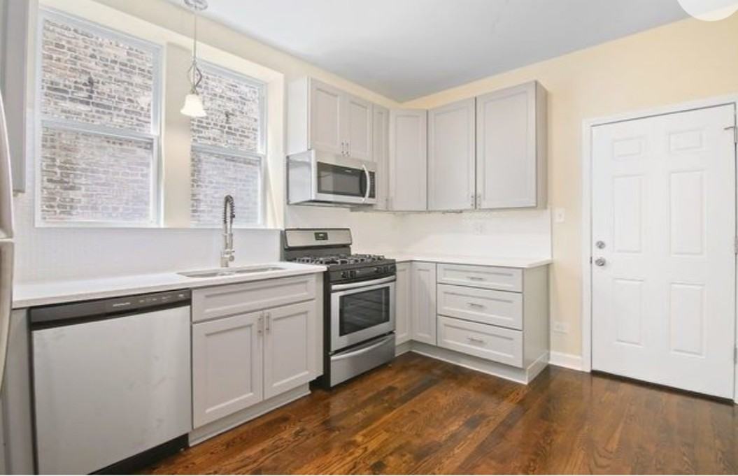 N Lotus Ave & W Wabansia Ave