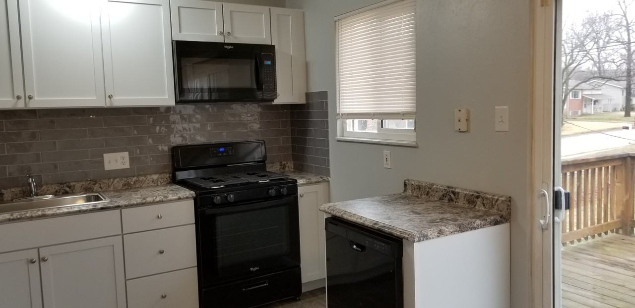 1864 Schulte Hill Drive - Photo 2 of 12