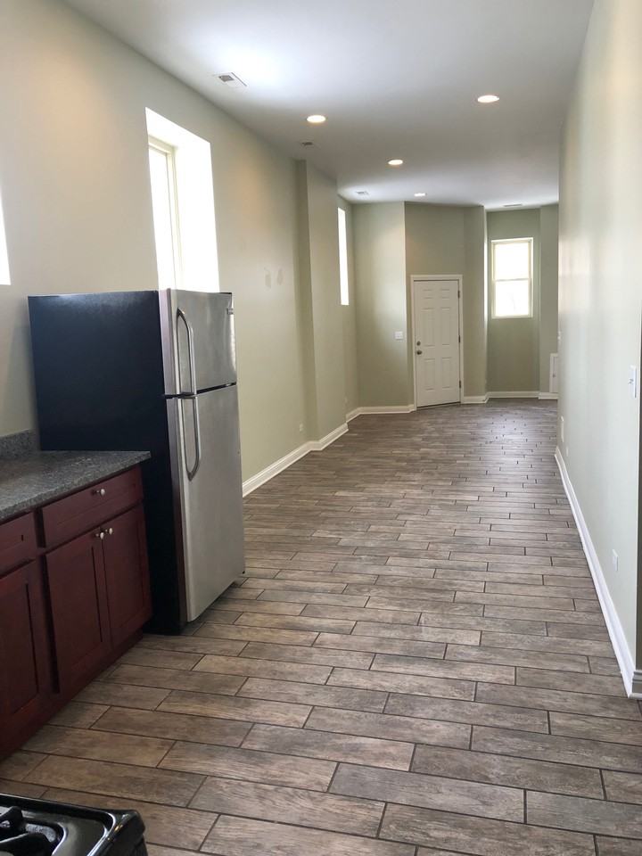 3741 W LeMoyne ave - Photo 2 of 11