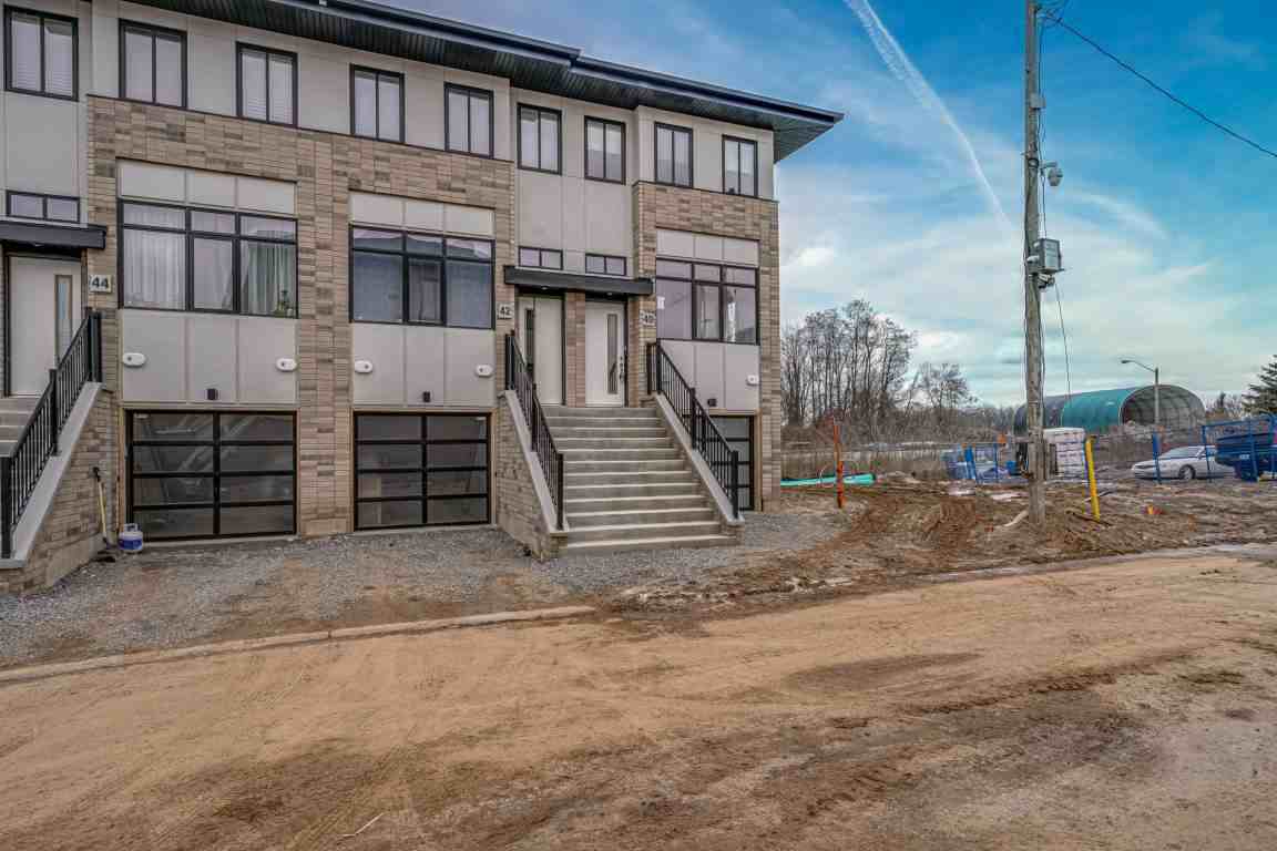 40 Markle Cres - Photo 2 of 50