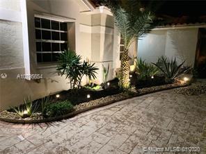 15210 - Photo 2 of 21