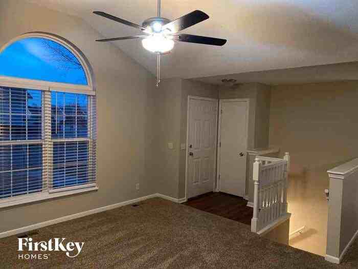 415 East 22 Terrace - Photo 2 of 17