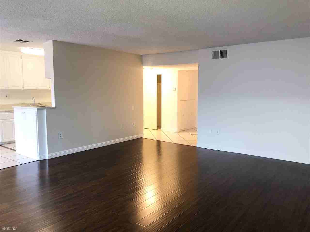 Grand Villas of Sherman Oaks - Photo 2 of 10