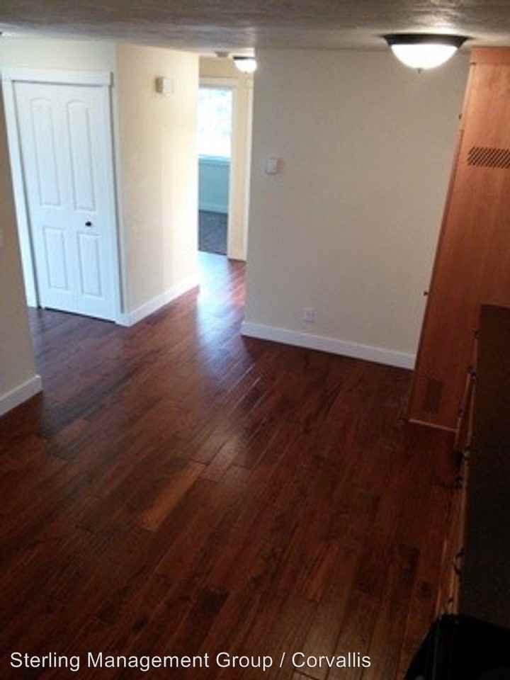 Ashbrook Village Condominiums Newton Place - Photo 2 of 10