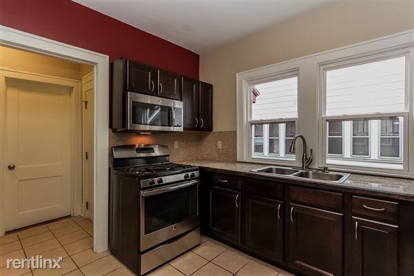 1215 Dunham St SE - Photo 3 of 17