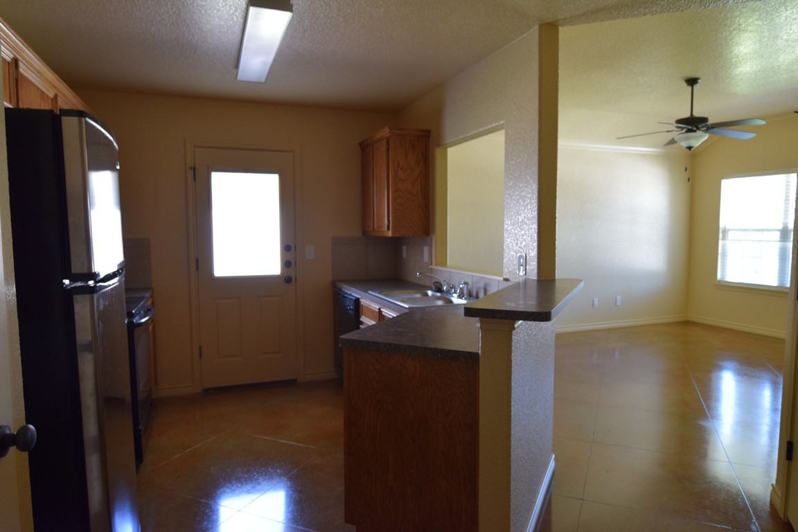 615 Karey Dr - Photo 5 of 10