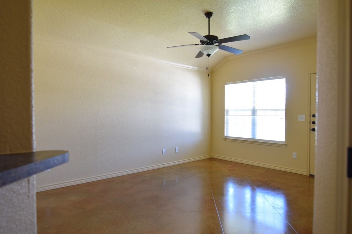 615 Karey Dr - Photo 6 of 10