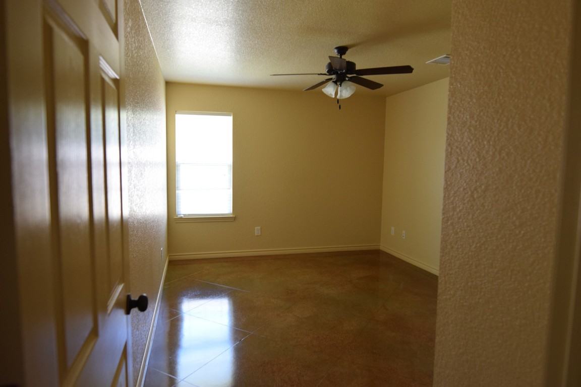 615 Karey Dr - Photo 7 of 10