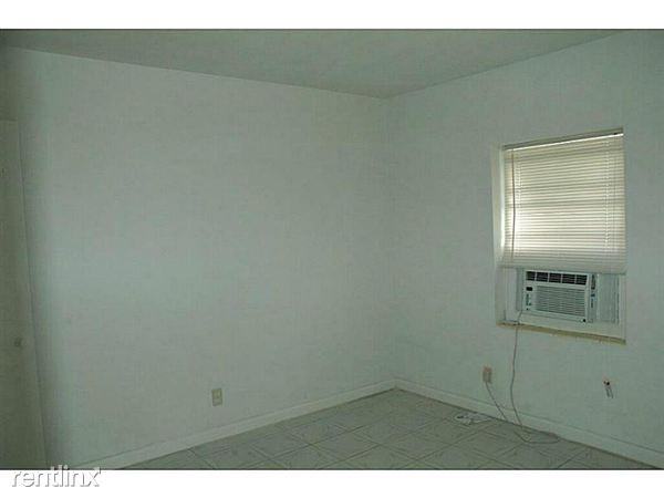 2002 Wilson St - Photo 2 of 5