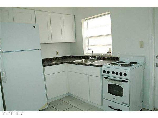 2002 Wilson St - Photo 3 of 5