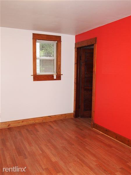 9048 Hamilton St - Photo 3 of 10