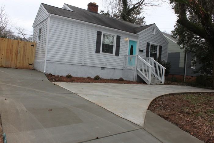 1031 Spruce Street - Photo 2 of 21