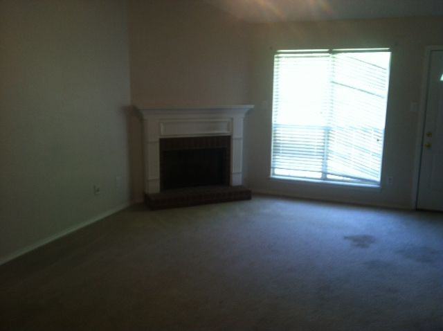 1755 Woodbrook Dr - Photo 2 of 4