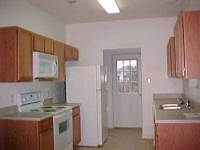 2407 Berger Dr - Photo 3 of 10