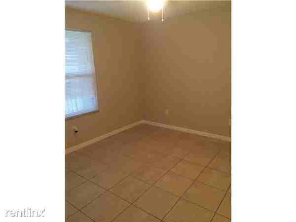 4581 W McNab Rd - Photo 3 of 7