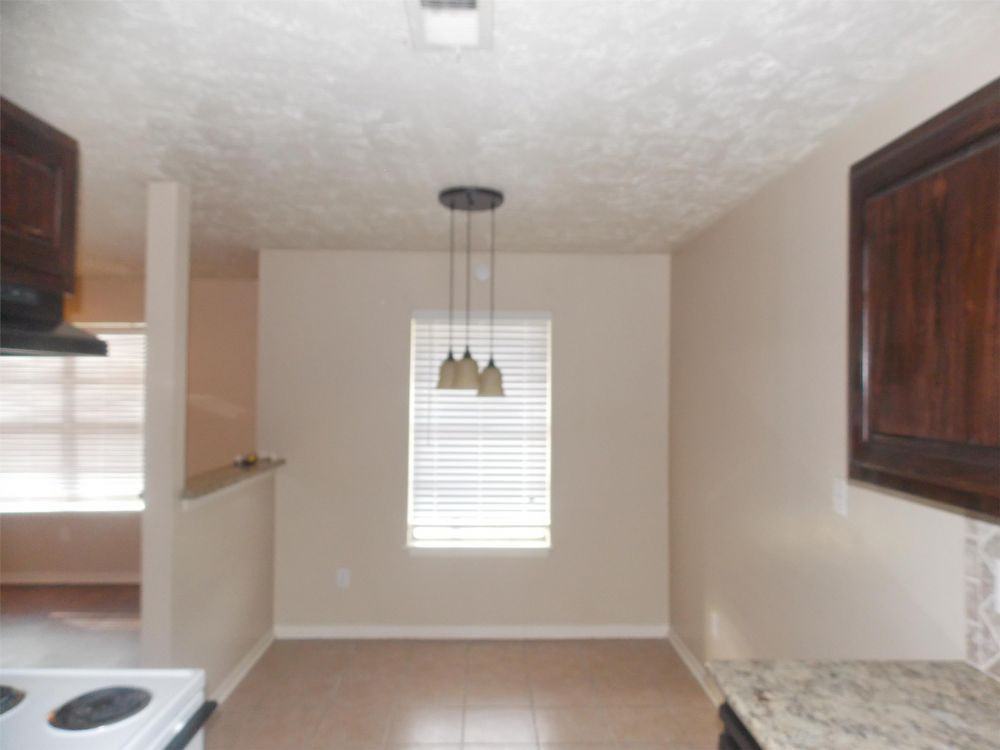 217 Brentwood - Photo 2 of 10