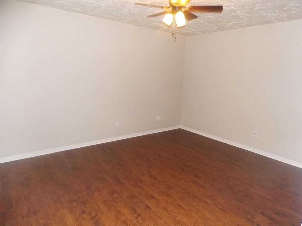 217 Brentwood - Photo 3 of 10