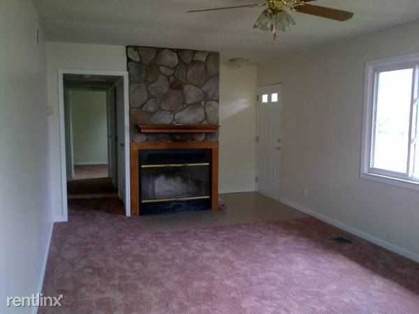 14767 Pearl St - Photo 2 of 5