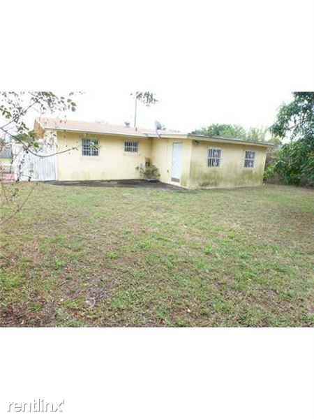 2030 SW 68th Way - Photo 2 of 2